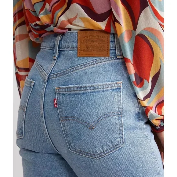 NEW Levi's Premium 70s High Rise Flare Jeans - Picture 12 of 13